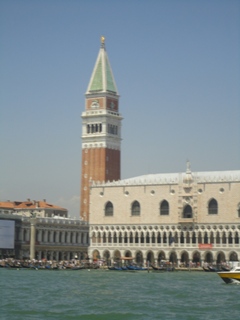 Busse mieten in Italien